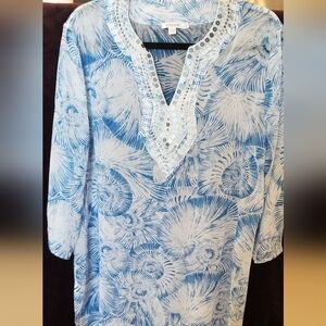 Chico's Blue and White Seashell Pattern V-Neck Tunic With 3/4 Sleeves